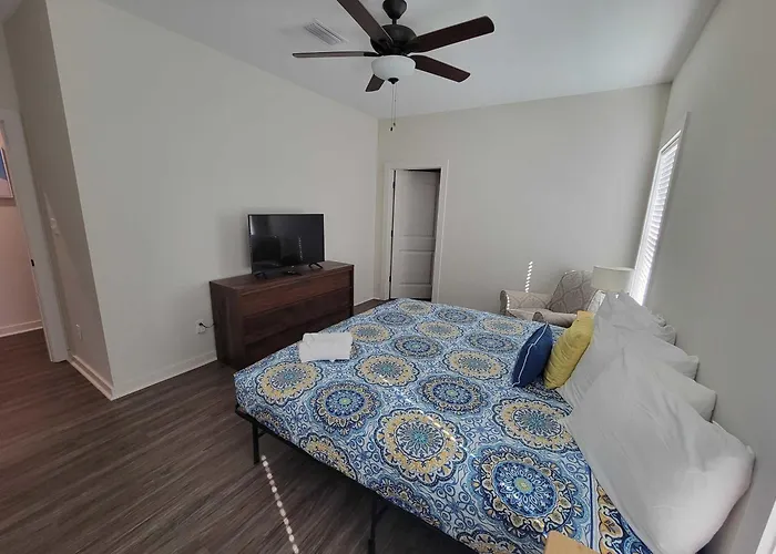 Flow Bungalow-mins To Downtown-dining-base Pensacola