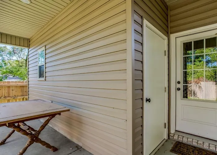 Holiday home Flow Bungalow-mins To Downtown-dining-base Pensacola