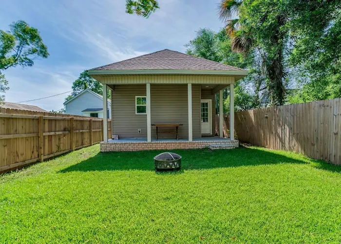 Flow Bungalow-mins To Downtown-dining-base Holiday home Pensacola