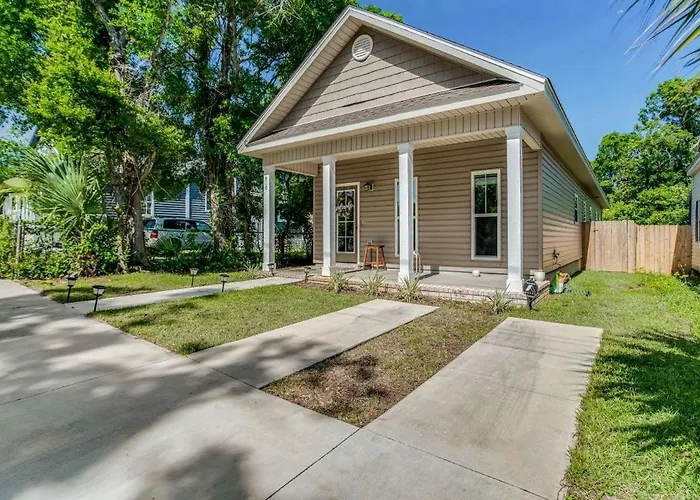 Flow Bungalow-mins To Downtown-dining-base Holiday home Pensacola