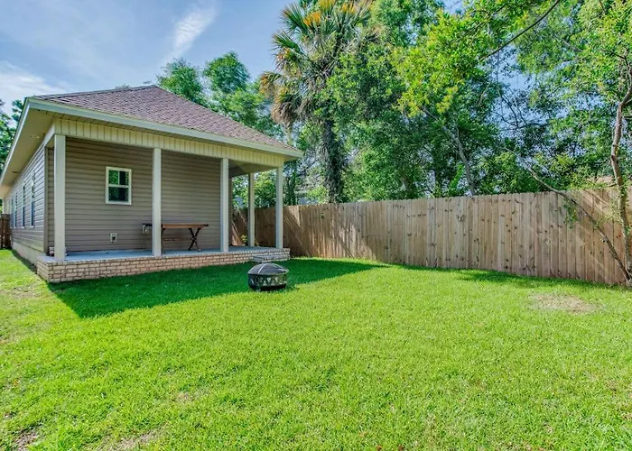 Flow Bungalow-mins To Downtown-dining-base * Pensacola