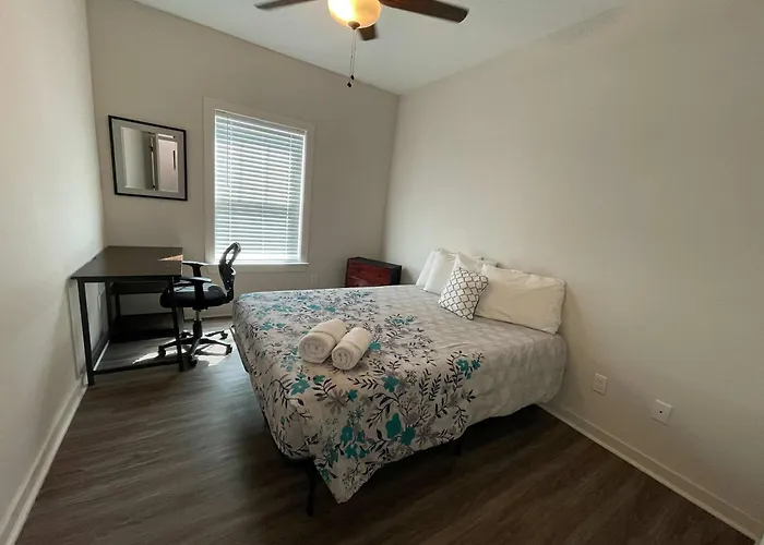 Holiday home Flow Bungalow-mins To Downtown-dining-base Pensacola